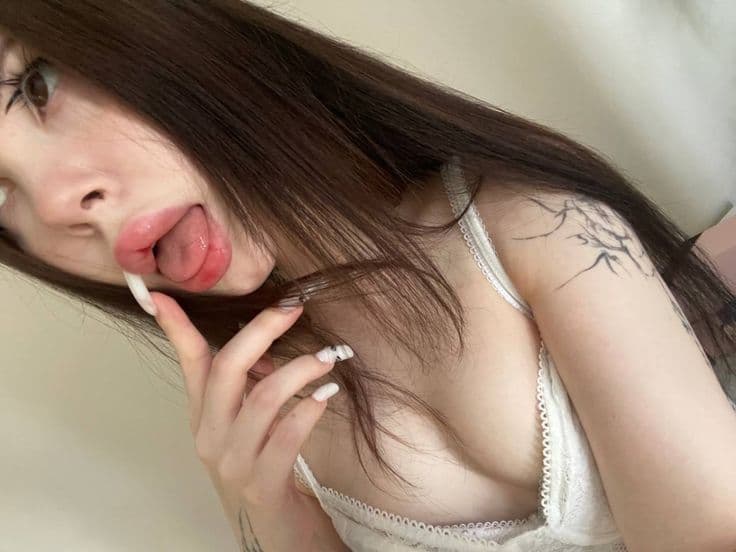 Asya H. Escort İstanbul - Fotoğraf 1 / 3