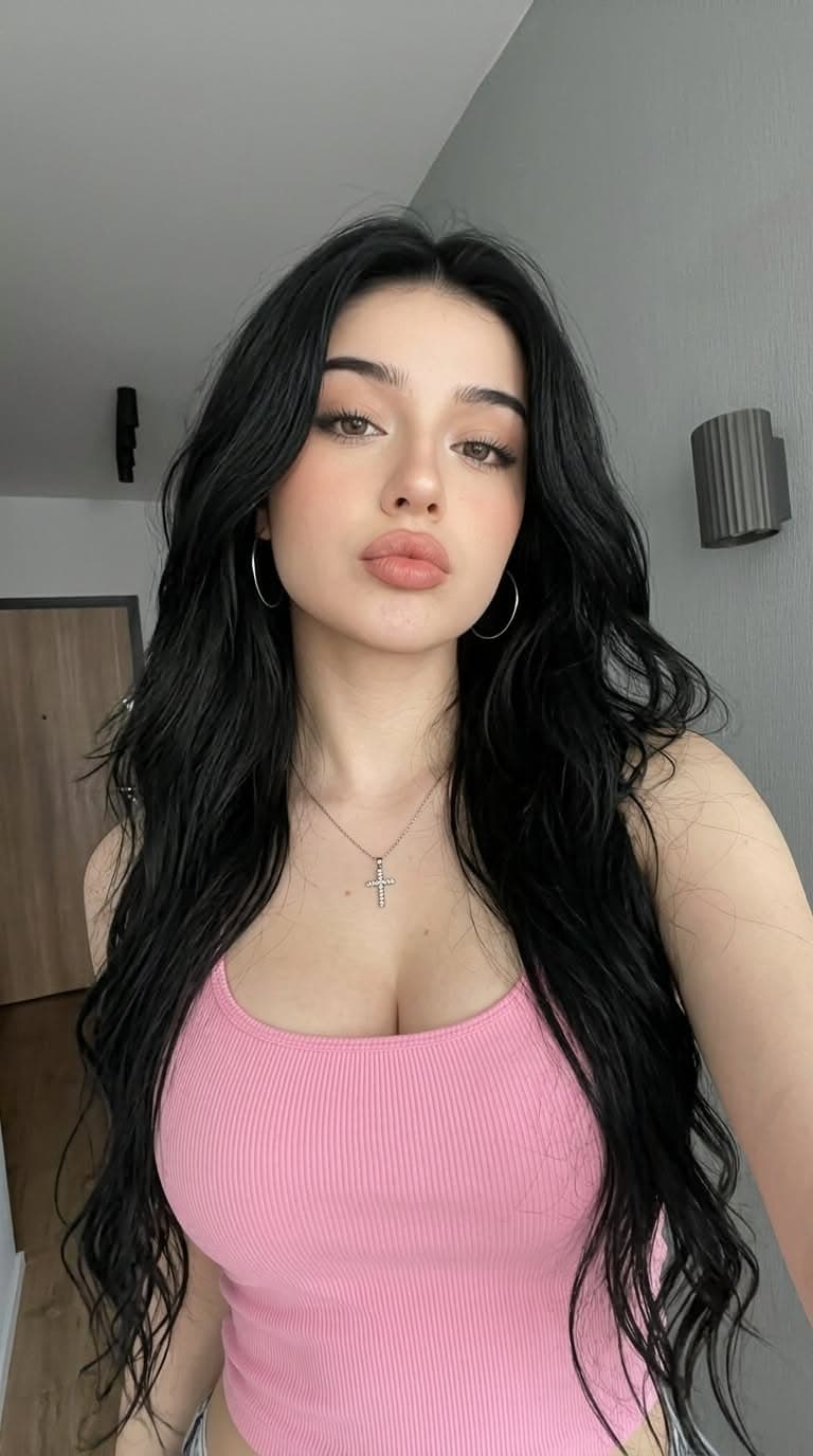 Gizem T. Escort İstanbul - Fotoğraf 1 / 6